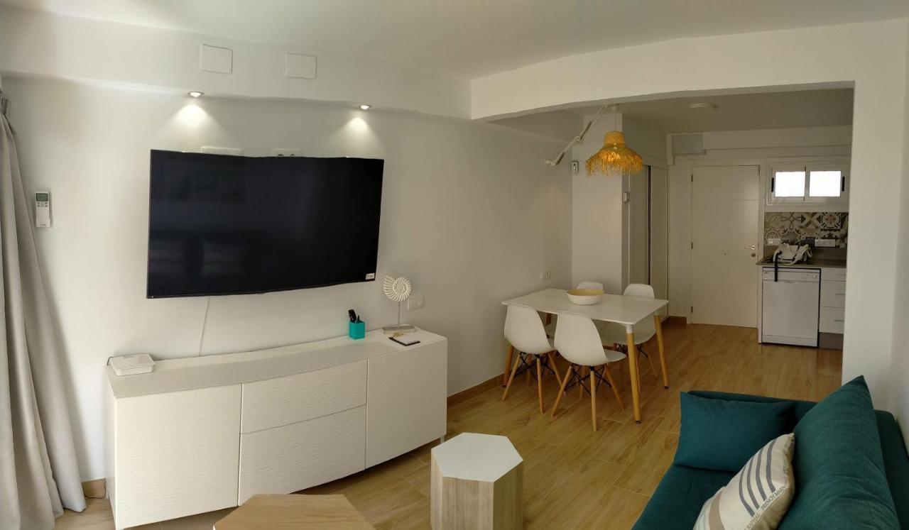 La Colina 30 * San Agustin (Gran Canaria)